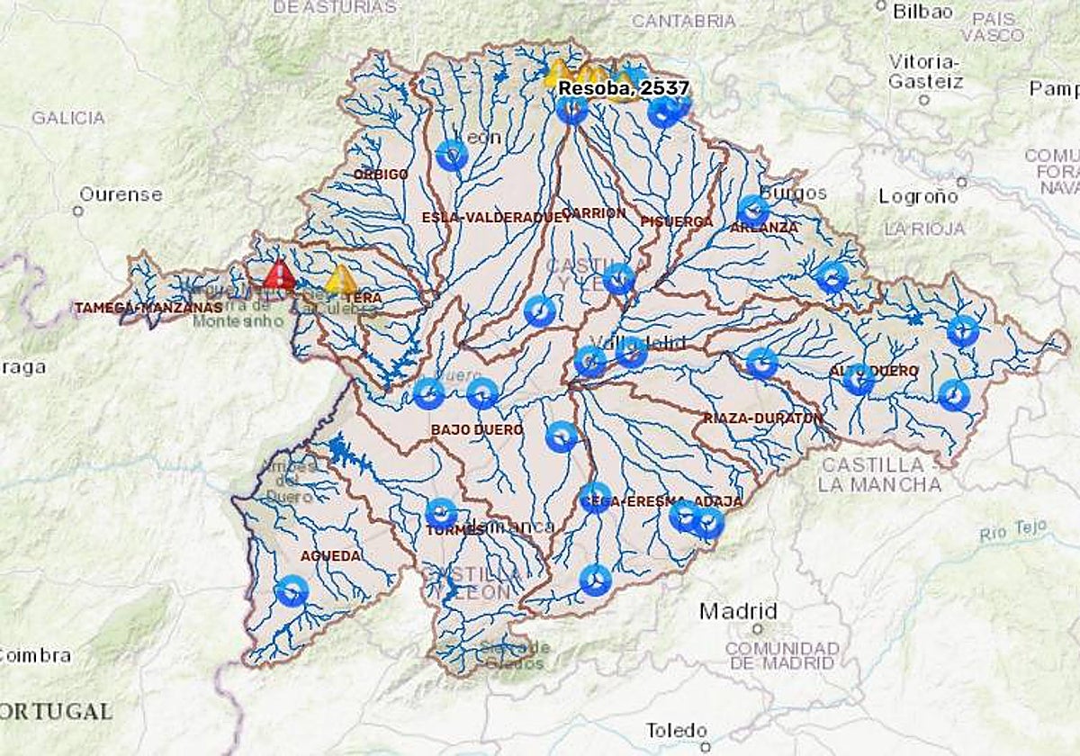 El temporal complica la situación en Puebla de Sanabria: el río Tera, a punto de desbordarse