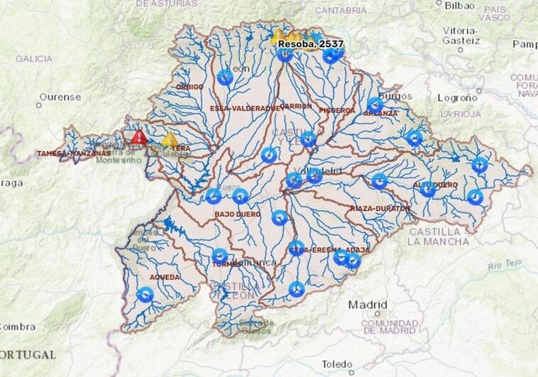 El temporal complica la situación en Puebla de Sanabria: el río Tera, a punto de desbordarse