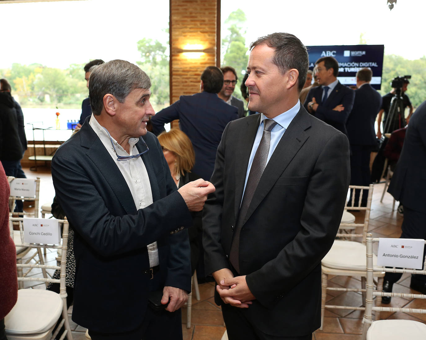 El alcalde, Carlos Velázquez, con el presidente de Segittur, Enrique Martínez Marín 