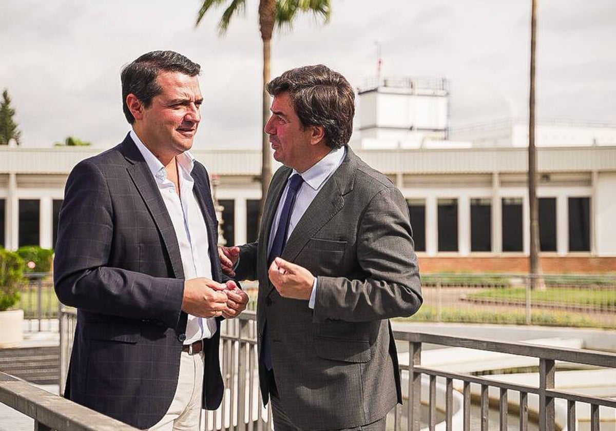 El alcalde, junto al presidente de Emacsa