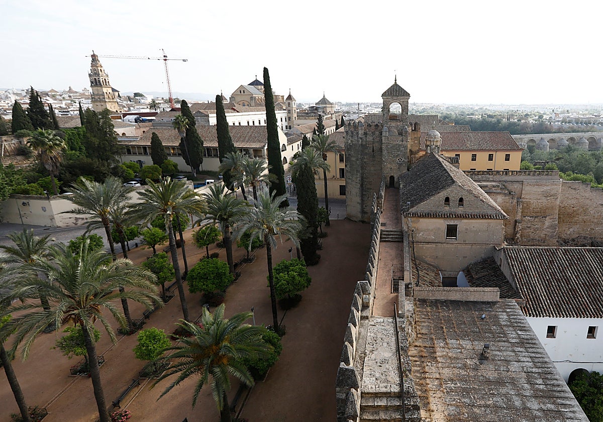 Camino de ronda y zona superior del salón de los mosaicos