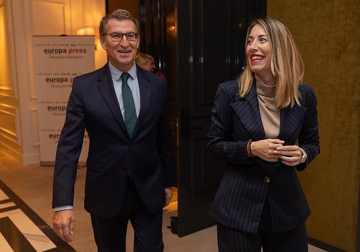 Alberto Núñez Feijóo y María Guardiola, este jueves, en un foro en Madrid