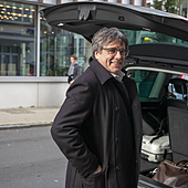 Puigdemont alarga los tiempos para exprimir más a Sánchez