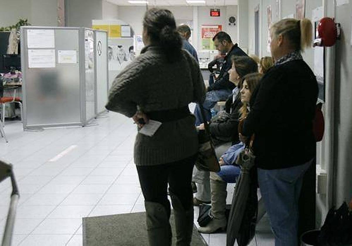 Cordobeses en una oficina del SAR