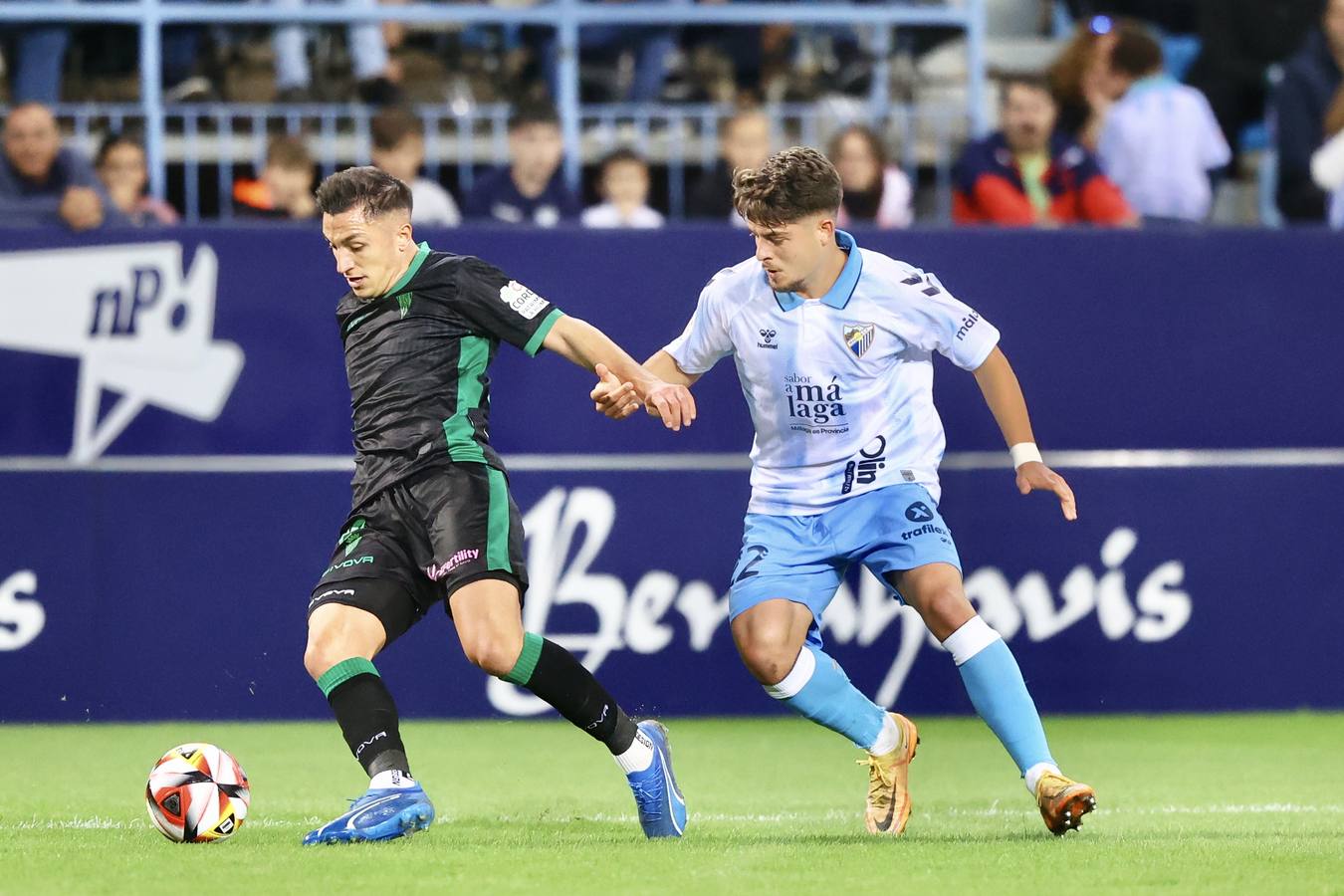 Fotos: emoción, pasión en las gradas, buen juego... el empate del Córdoba CF que supo a poco