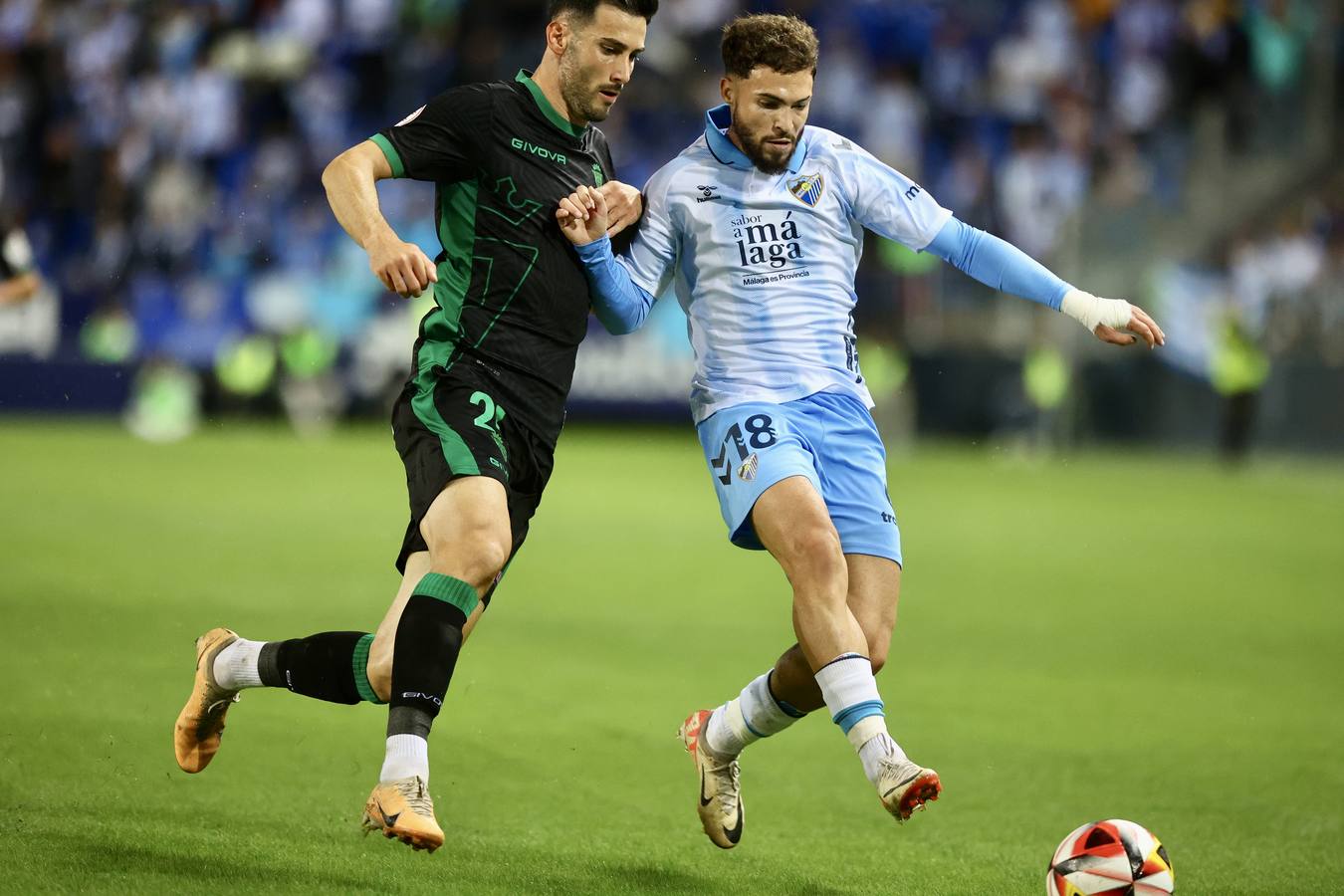 Fotos: emoción, pasión en las gradas, buen juego... el empate del Córdoba CF que supo a poco