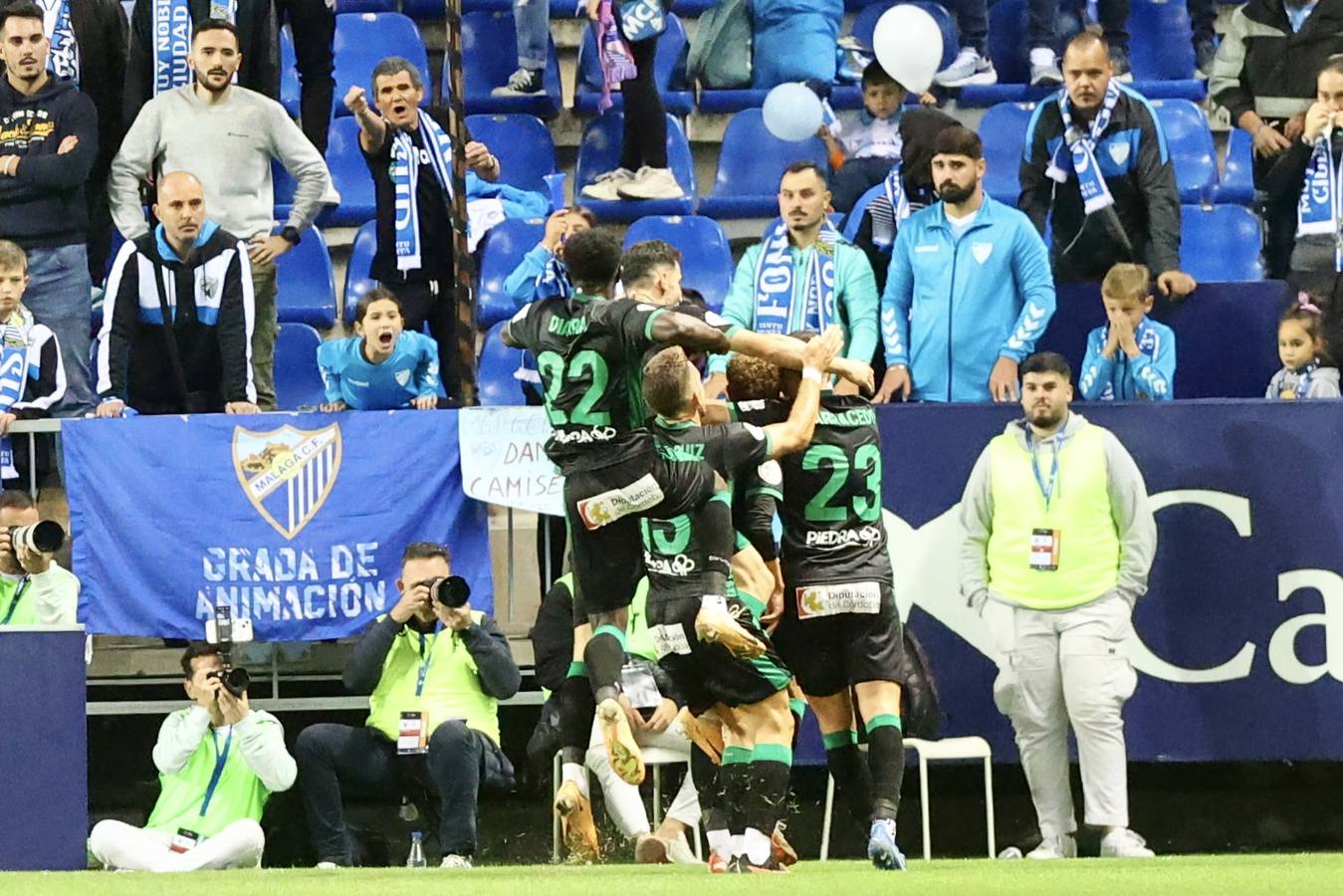 Fotos: emoción, pasión en las gradas, buen juego... el empate del Córdoba CF que supo a poco