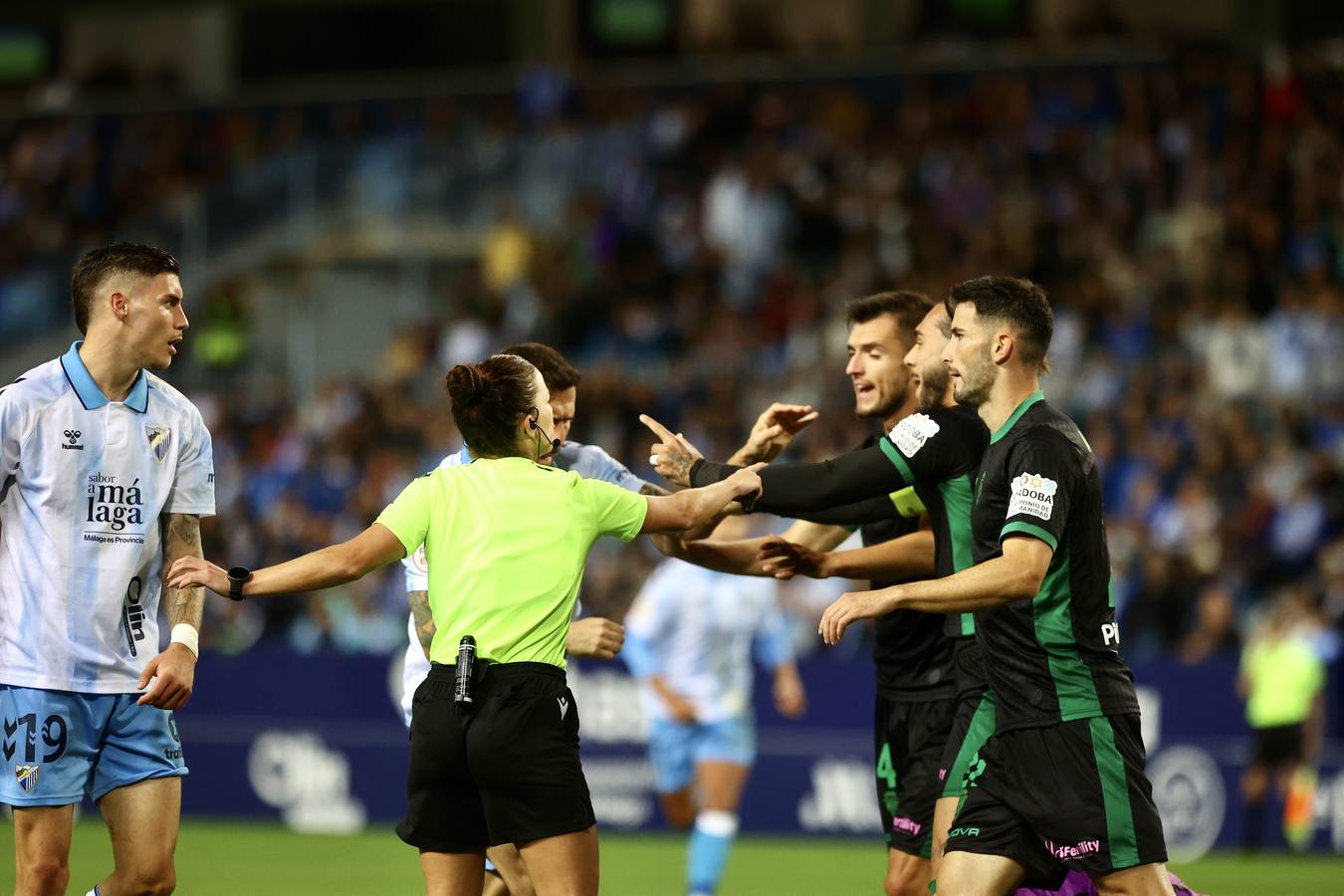 Fotos: emoción, pasión en las gradas, buen juego... el empate del Córdoba CF que supo a poco