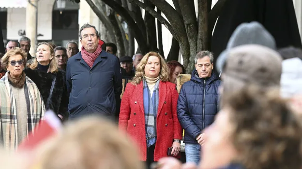 La alcaldesa de Burgos, Cristina Ayala, que también acudió a la convocatoria