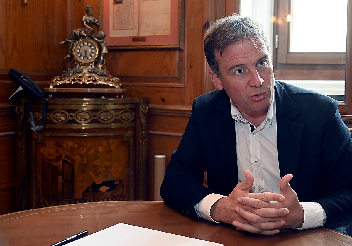 El presidente de la Diputación de Burgos, Borja Suárez, durante la entrevista con ABC