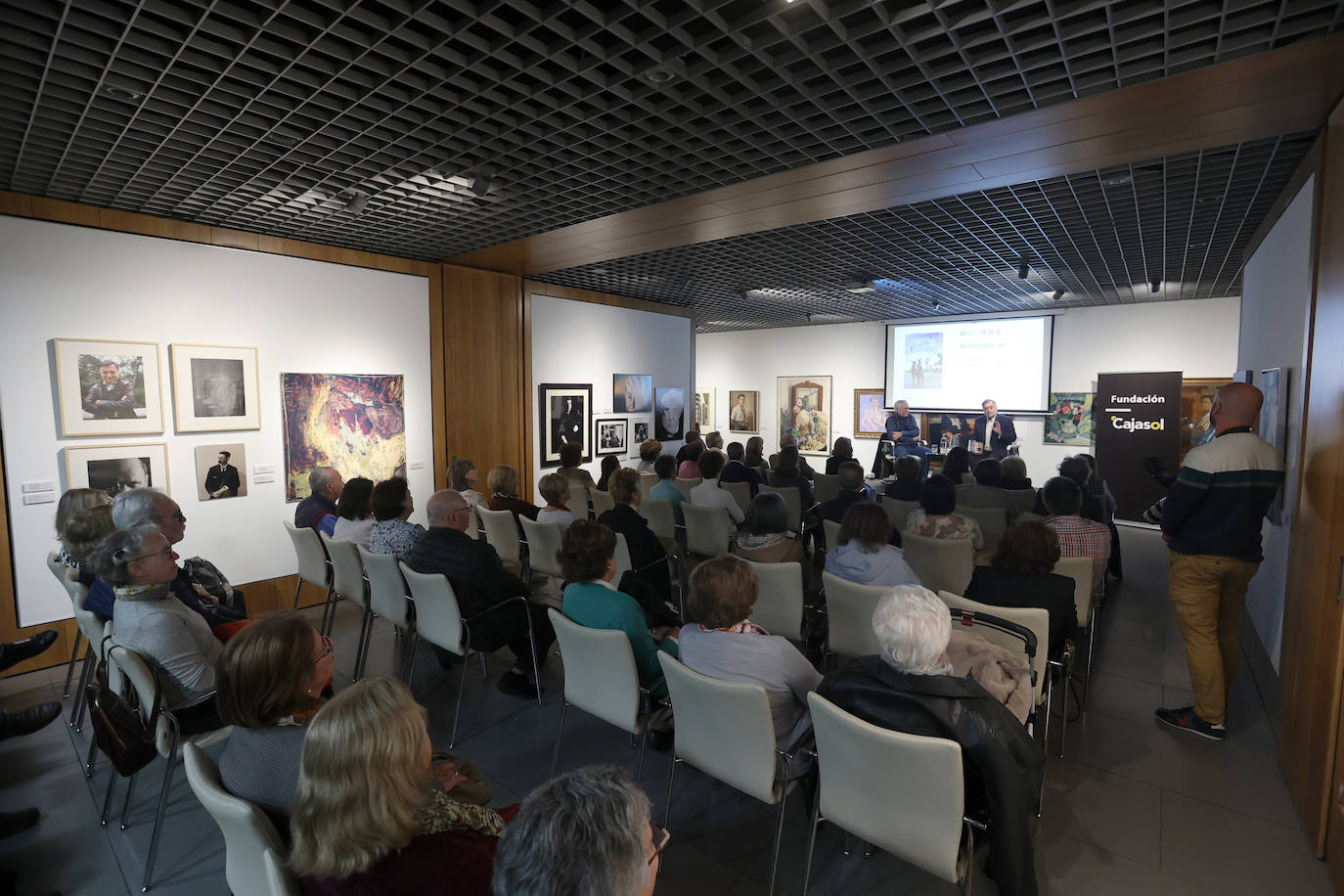 Fotos: la presentación en Córdoba de la última novela de Antonio Pérez Henares