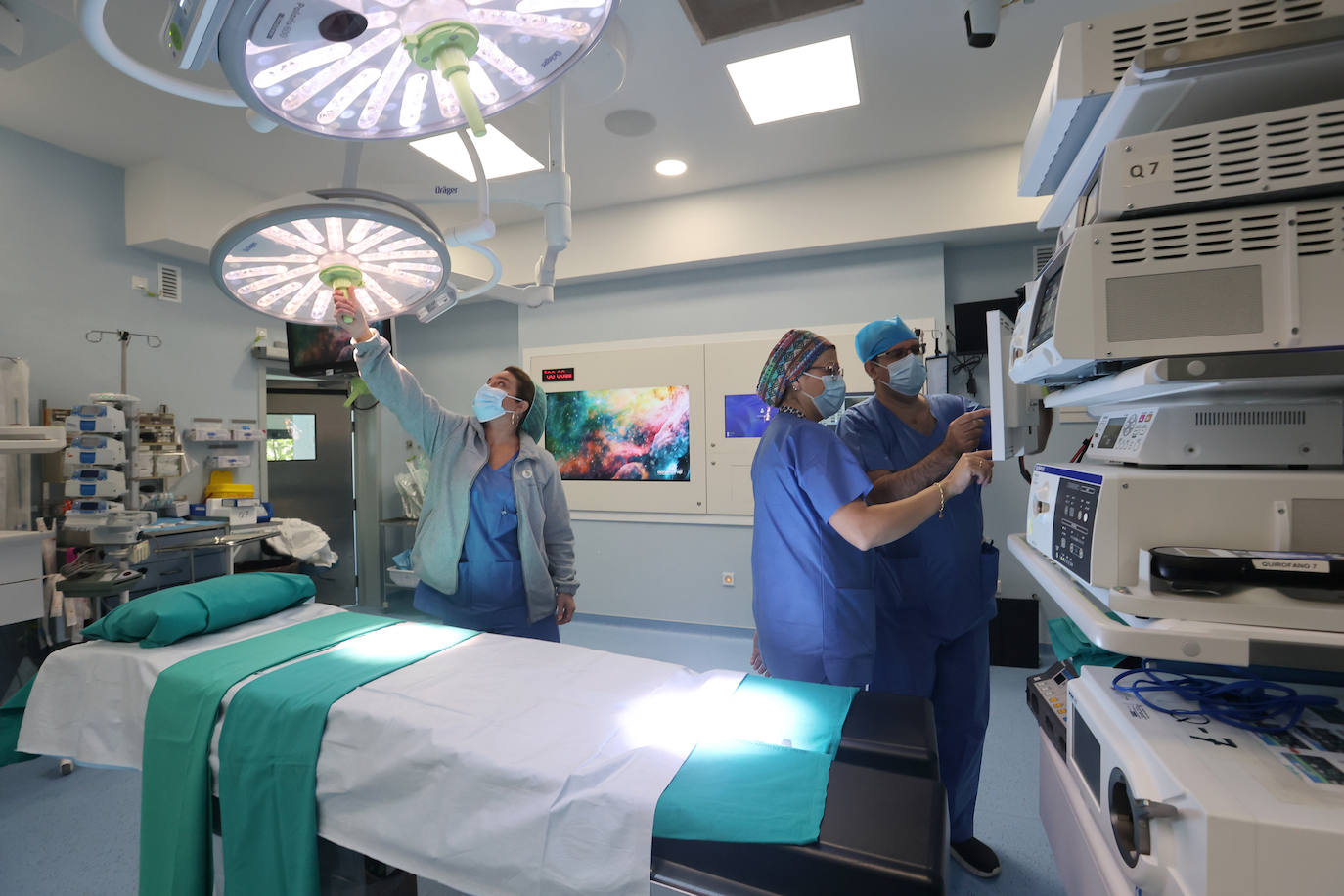 Fotos: el espectacular nuevo quirófano inteligente del Hospital Reina Sofía