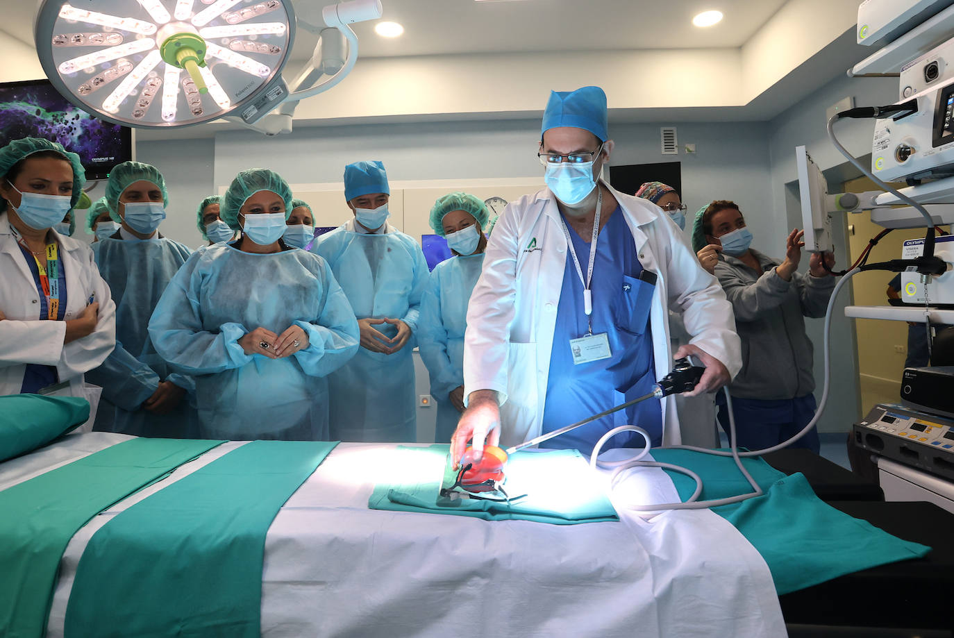 Fotos: el espectacular nuevo quirófano inteligente del Hospital Reina Sofía