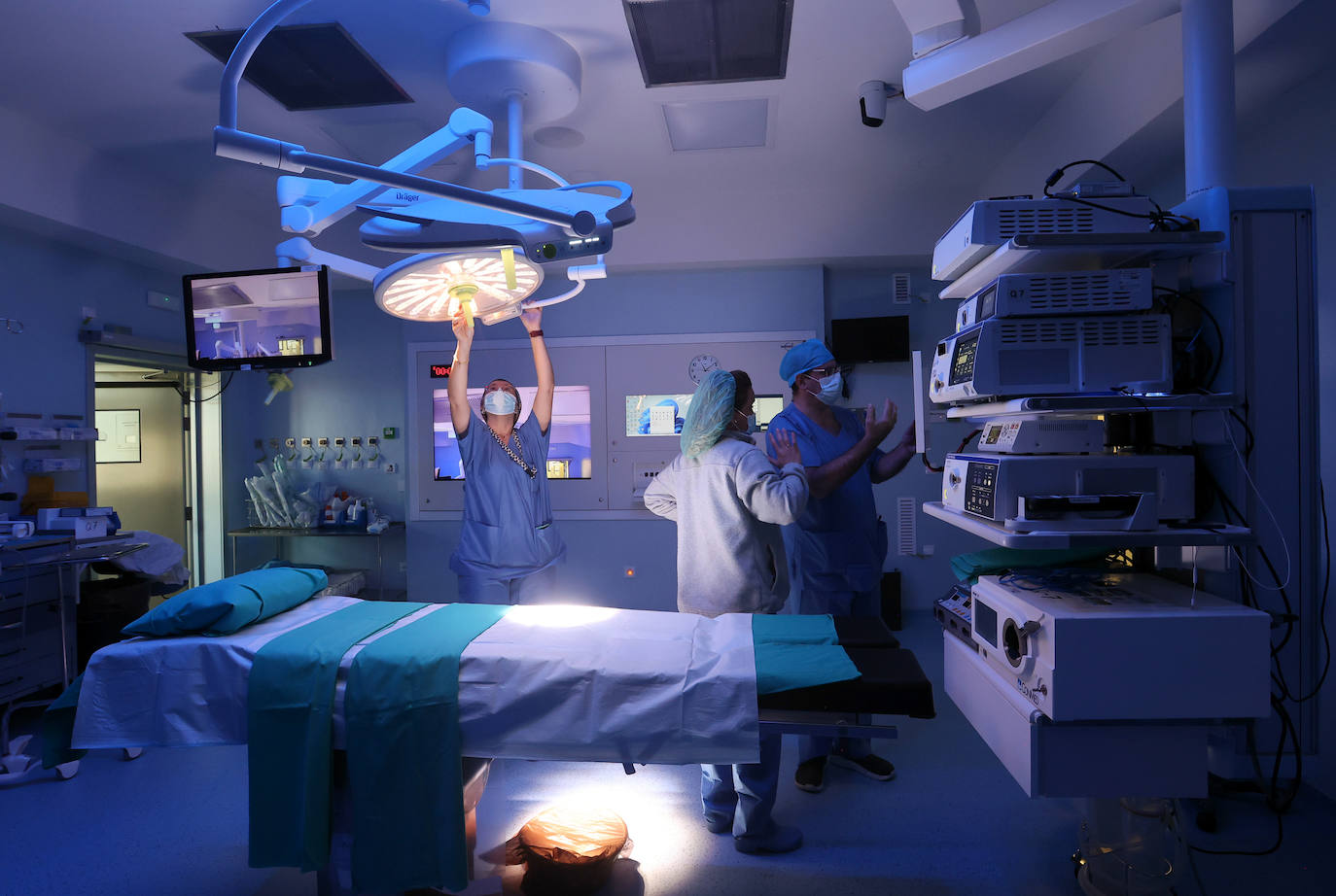 Fotos: el espectacular nuevo quirófano inteligente del Hospital Reina Sofía