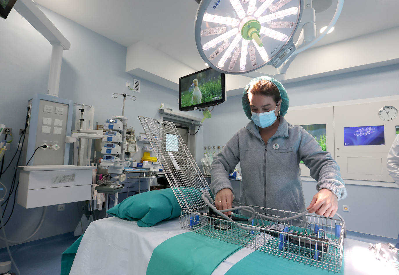 Fotos: el espectacular nuevo quirófano inteligente del Hospital Reina Sofía