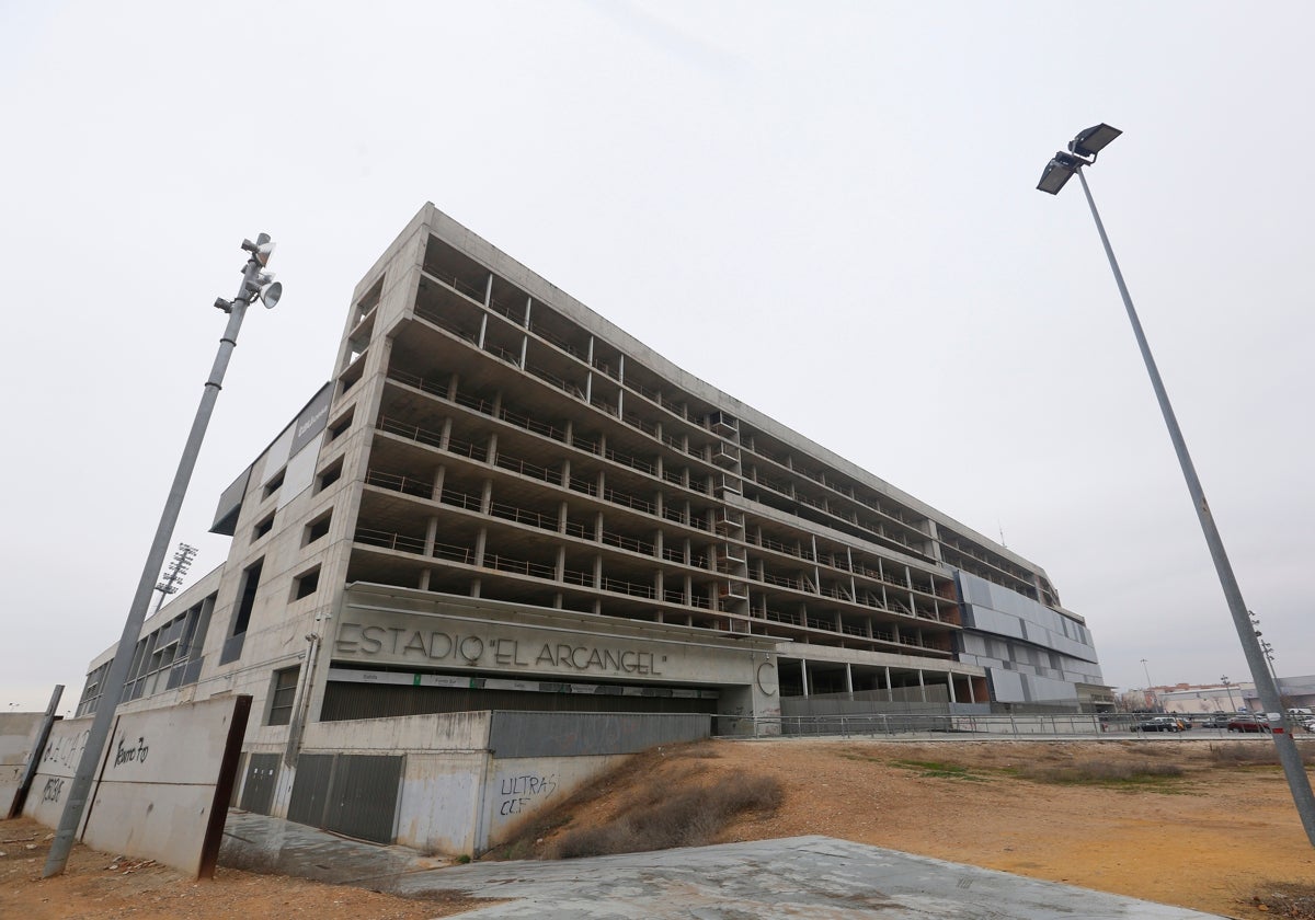 Aspecto exterior del estadio El Arcángel