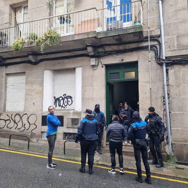 Hallan el cadáver de un hombre al realizar el desalojo forzoso de un edificio en Vigo