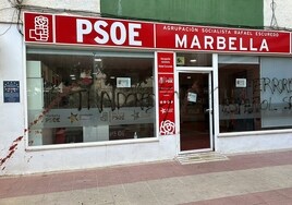 Pintadas en la sede del PSOE de Marbella: «traidores», «terroristas» y «ratas»