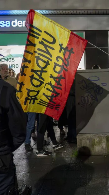 Protestas frente a la sede del PSOE en Valladolid