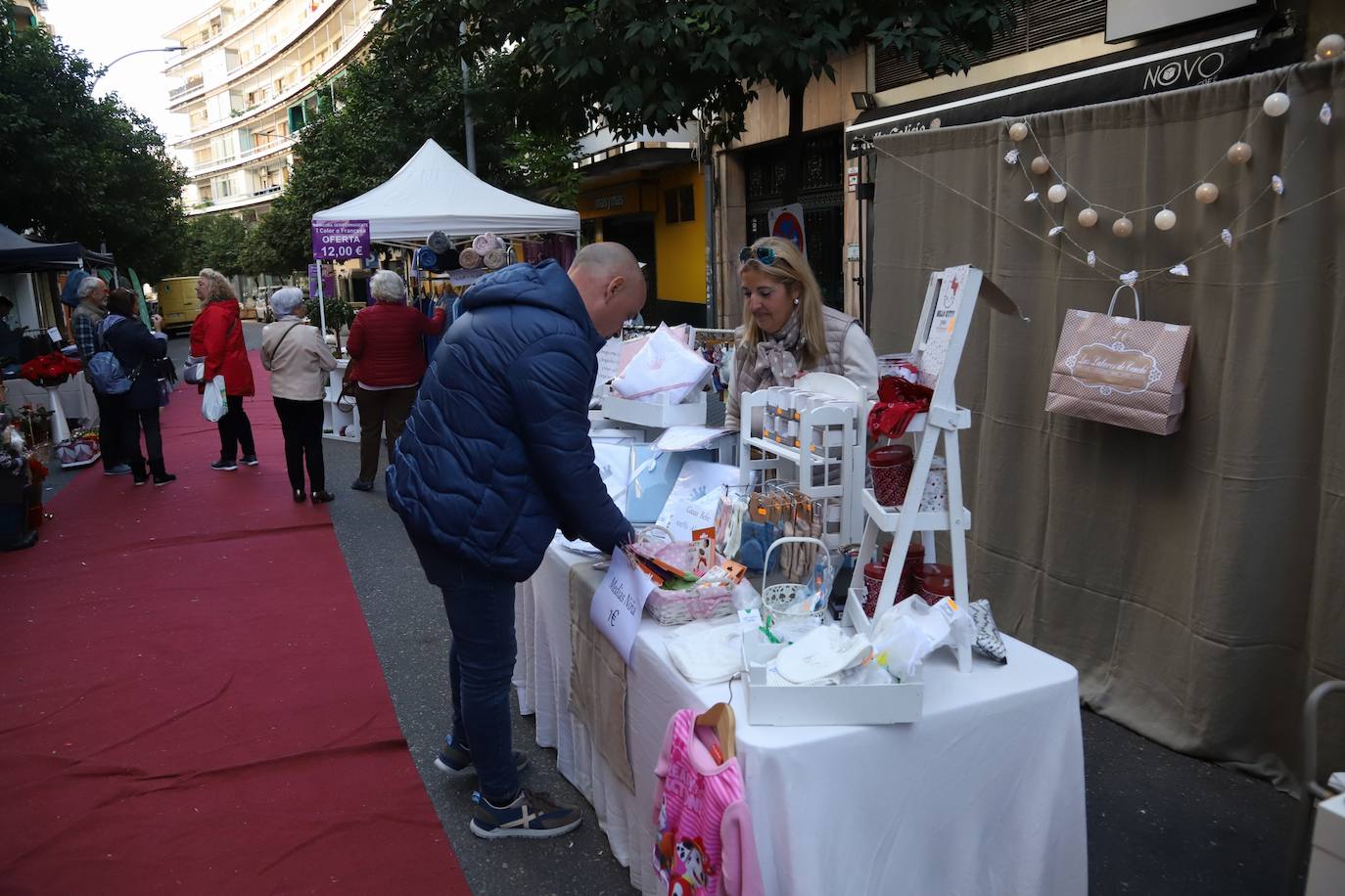 Fotos: La &#039;Shoping Garden&#039; de Ciudad Jardín lleva el comercio a la calle