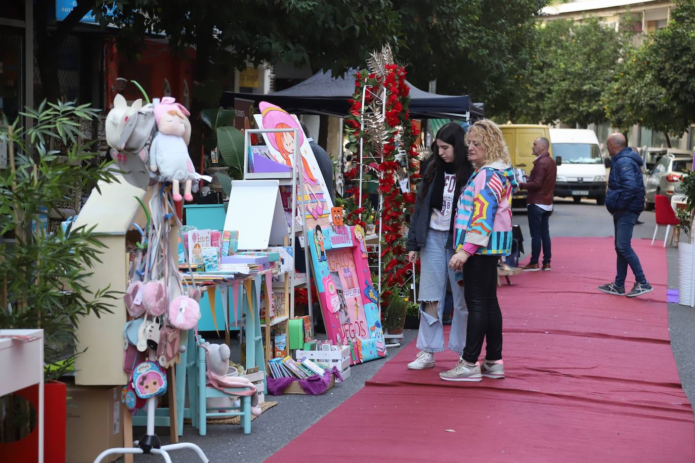 Fotos: La &#039;Shoping Garden&#039; de Ciudad Jardín lleva el comercio a la calle