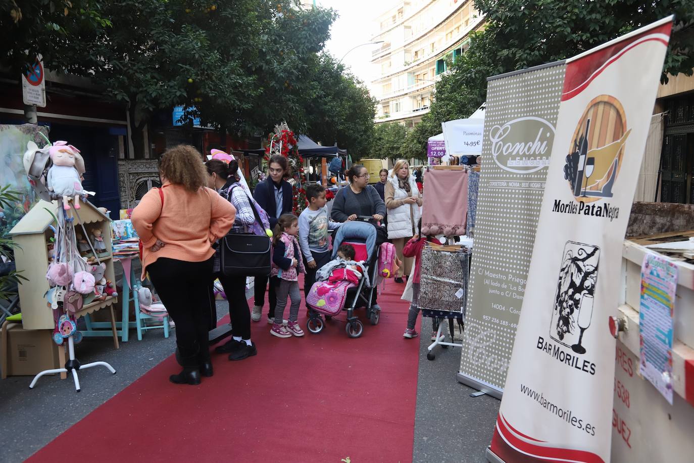 Fotos: La &#039;Shoping Garden&#039; de Ciudad Jardín lleva el comercio a la calle