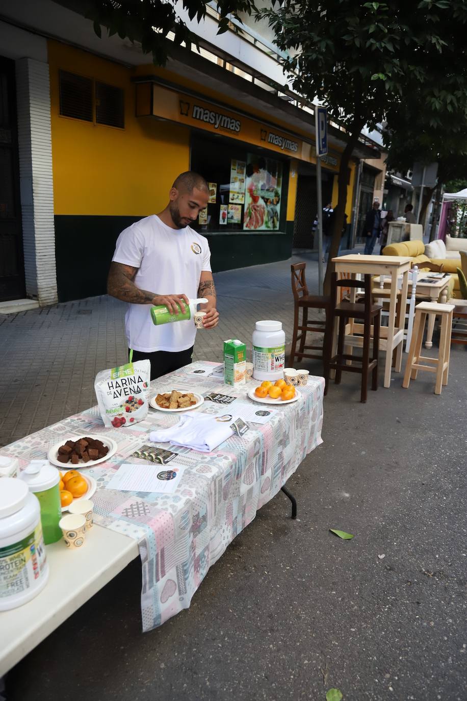Fotos: La &#039;Shoping Garden&#039; de Ciudad Jardín lleva el comercio a la calle