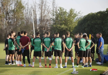 El banquillo del Córdoba CF aprieta a Iván Ania