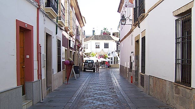 Calle Cardenal González, conocida como calle de Los Plateros porque muchos se establecieron alli