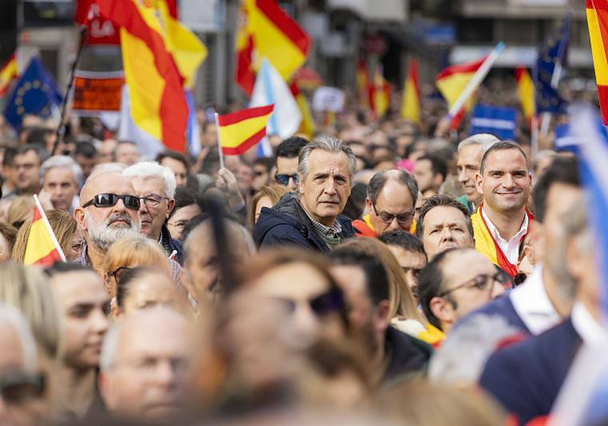 La manifestación de Pontevedra, a la que acudió Rueda, reunió a unas 10.000 personas, según cálculos del PP