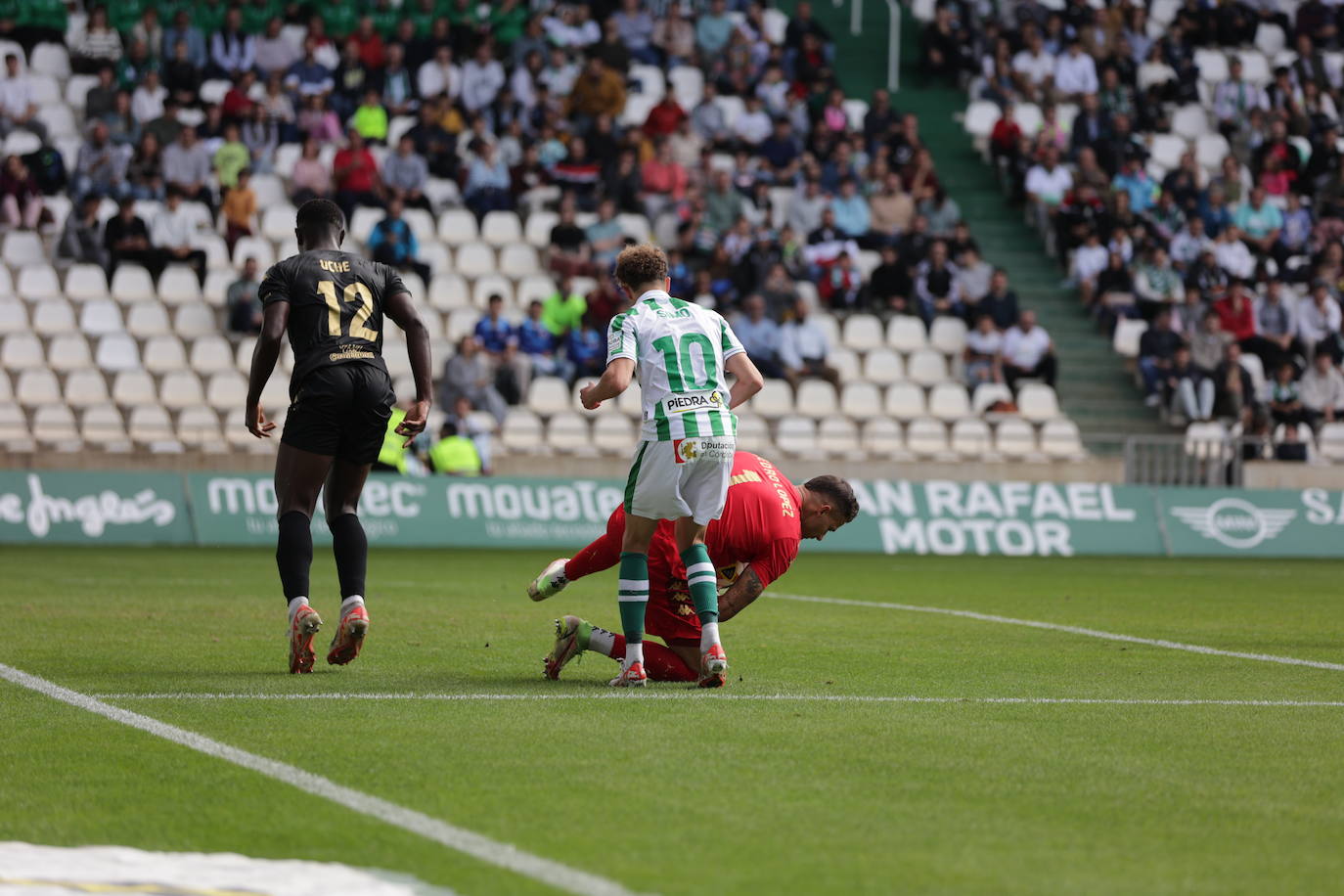 Fotos: el trepidante empate del Córdoba ante el Ceuta