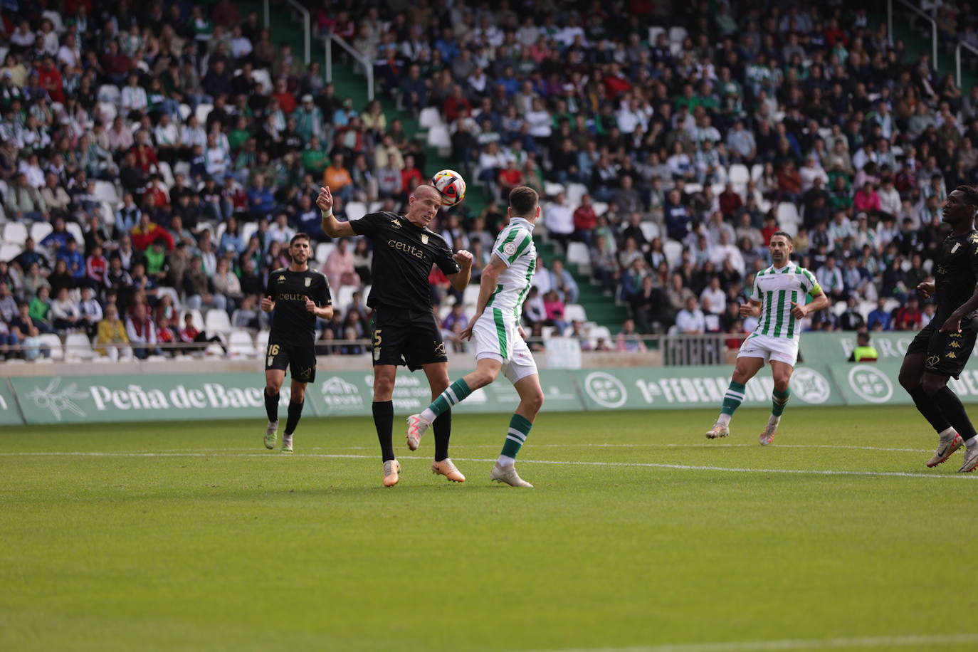 Fotos: el trepidante empate del Córdoba ante el Ceuta