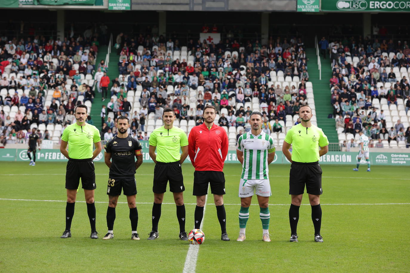 Fotos: el trepidante empate del Córdoba ante el Ceuta
