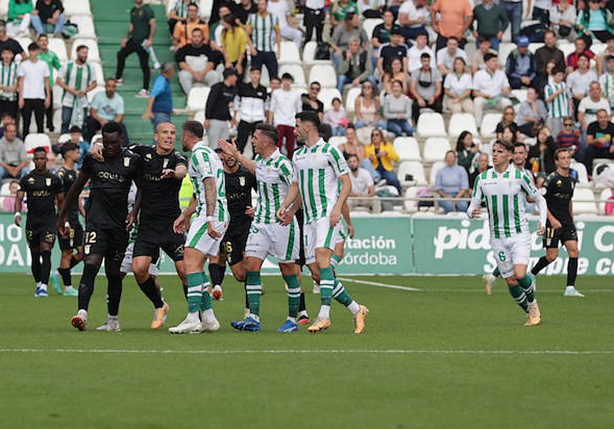 La tensión entre el Córdoba y el Ceuta en El Arcángel