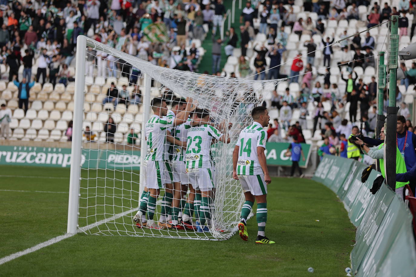 Fotos: el trepidante empate del Córdoba ante el Ceuta