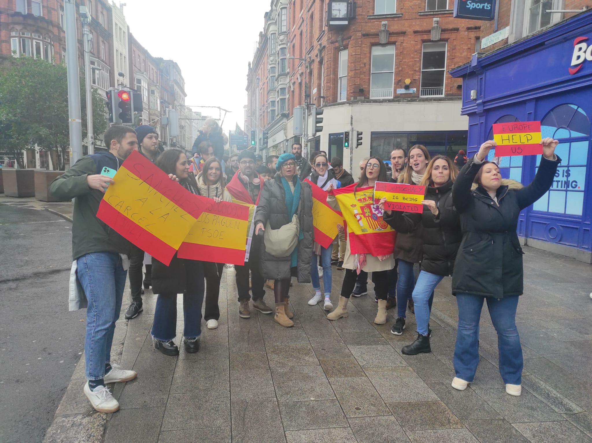 Españoles en Dublín se manifiestan contra la amnistía