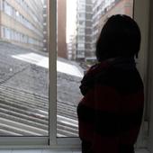 «La encerró, le ató las manos; le tapó la boca con cinta y la violó»