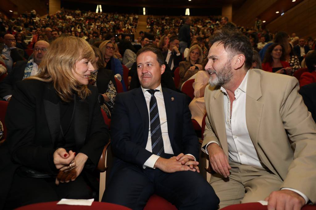Carlos Velázquez con Emma Suárez y Fernando Tejero