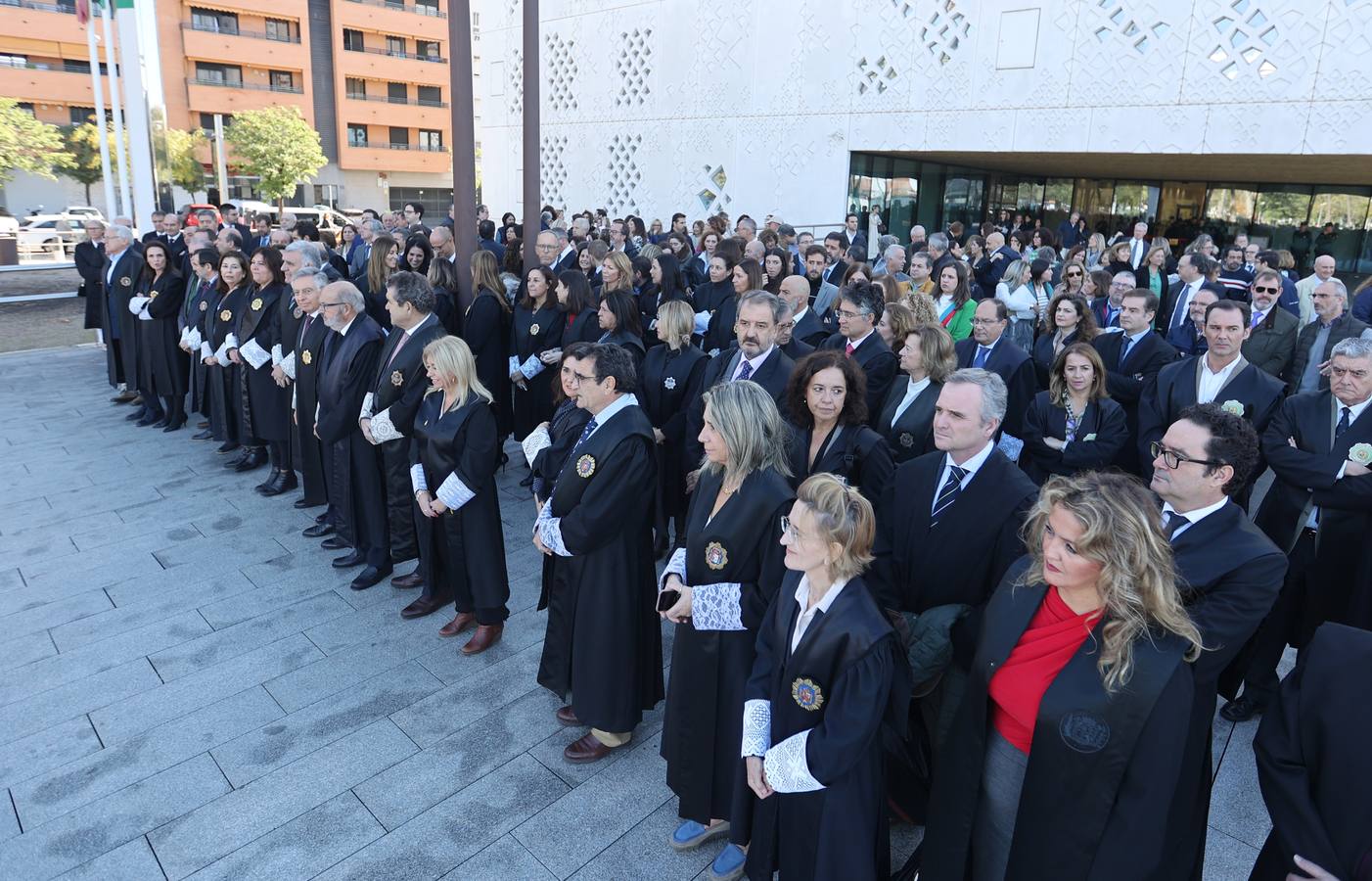 Fotos: jueces,fiscales, abogados....de Córdoba se concentran contra la amnistía pactada por Sánchez y Puigdemont
