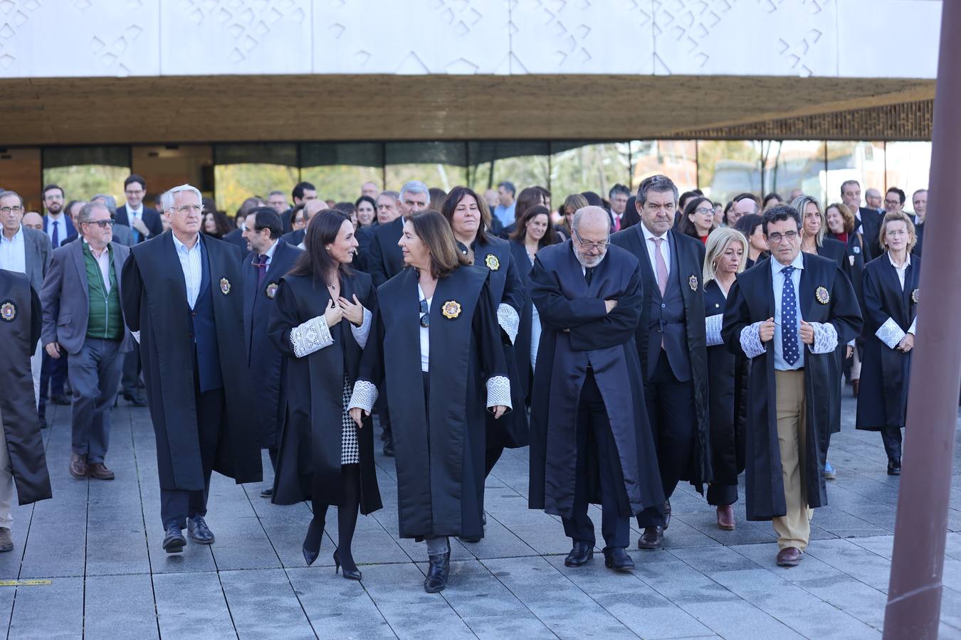 Fotos: jueces,fiscales, abogados....de Córdoba se concentran contra la amnistía pactada por Sánchez y Puigdemont