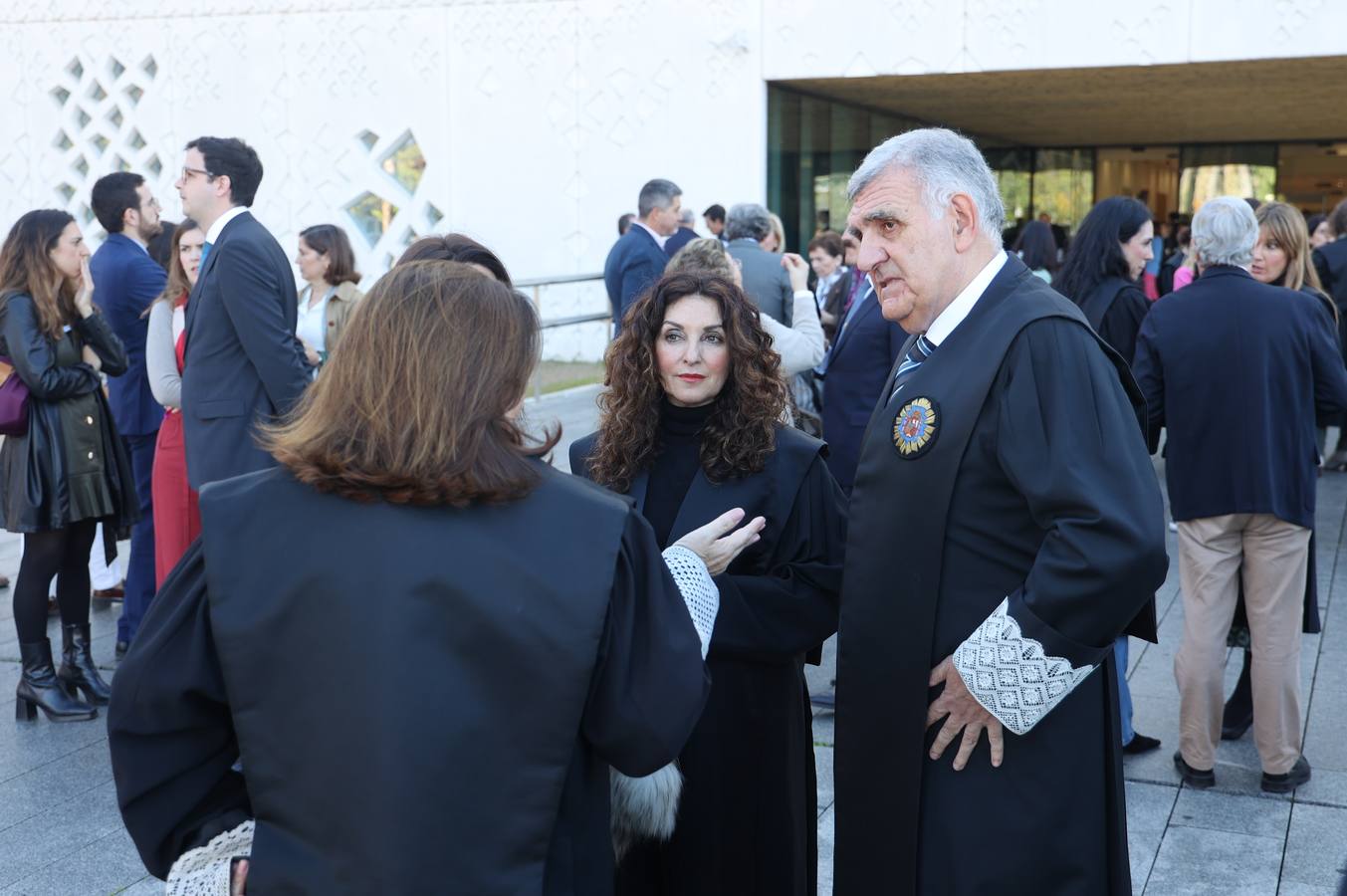 Fotos: jueces,fiscales, abogados....de Córdoba se concentran contra la amnistía pactada por Sánchez y Puigdemont