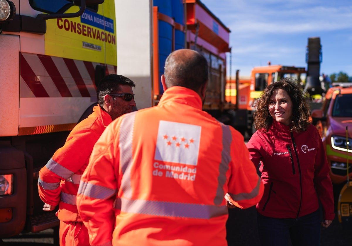 La presidenta de la Comunidad de Madrid, Isabel Díaz Ayuso, presenta el plan de inclemencias invernales en Rascafría