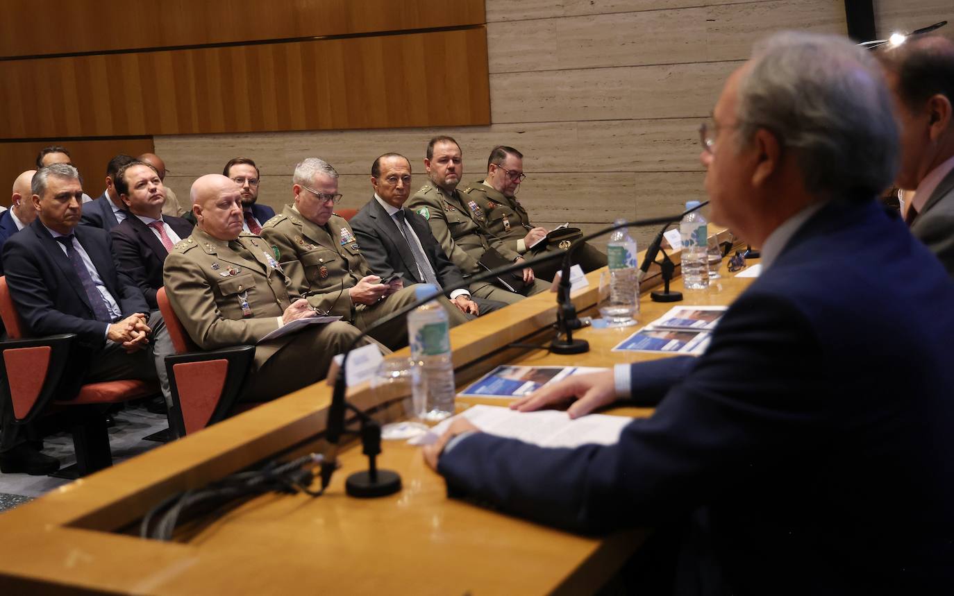 Fotos: Córdoba y la Base Logística del Ejército buscan inversores en Málaga