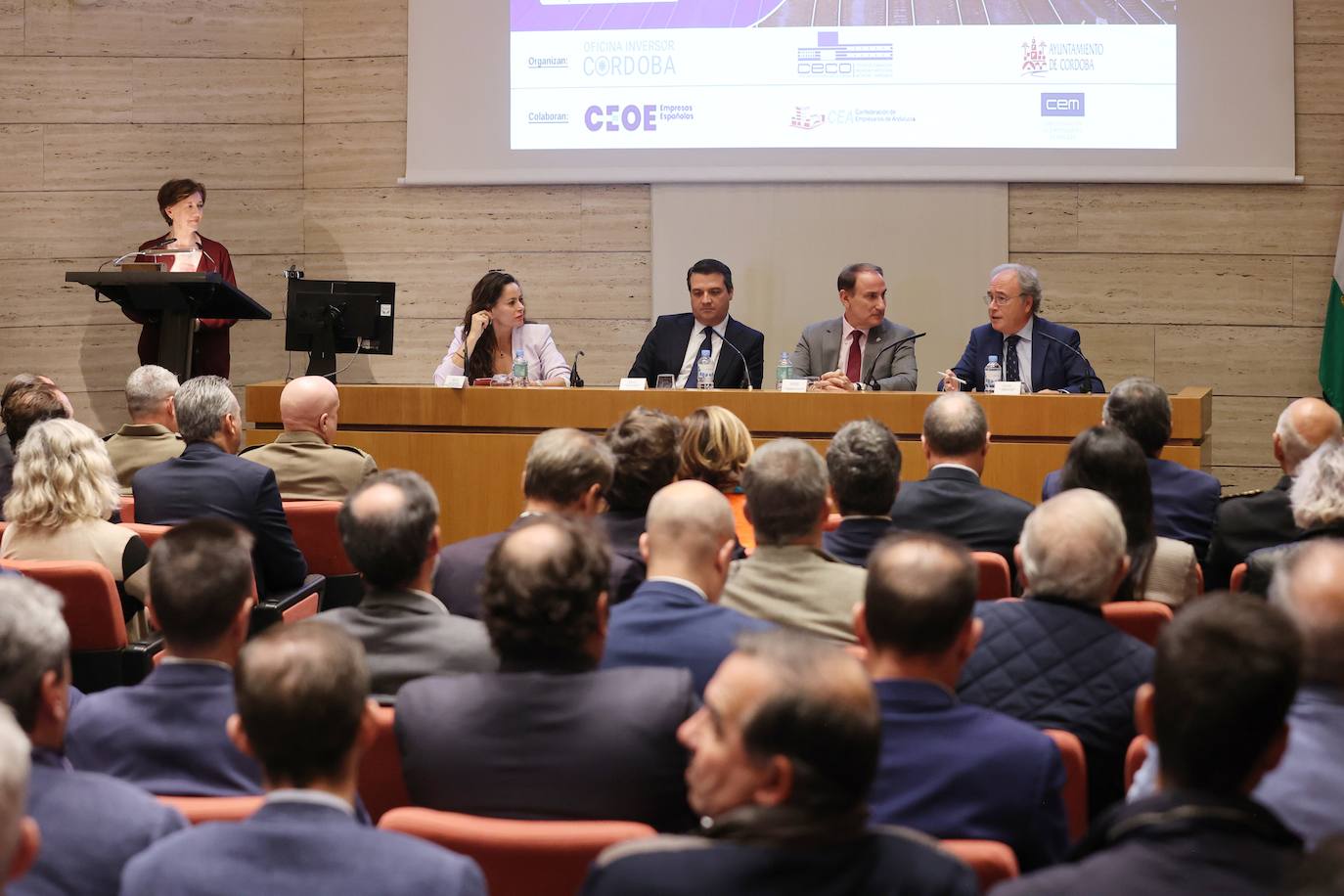 Fotos: Córdoba y la Base Logística del Ejército buscan inversores en Málaga