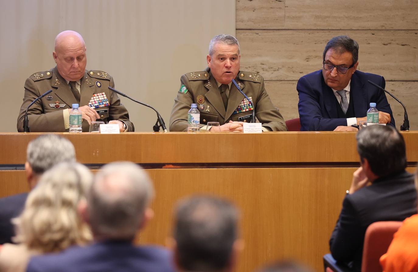 Fotos: Córdoba y la Base Logística del Ejército buscan inversores en Málaga