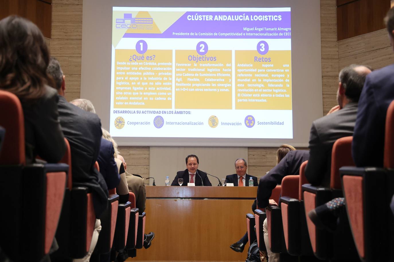 Fotos: Córdoba y la Base Logística del Ejército buscan inversores en Málaga