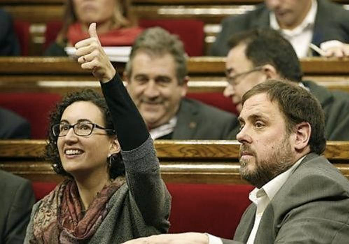 Marta Rovira y Oriol Junqueras, en el Parlamento de Cataluña, durante el 'procés'