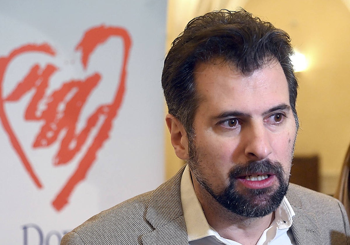 Luis Tudanca, en declaraciones a los medios antes de comenzar la gala anual de premios de la Asociación Síndrome de Down Burgos