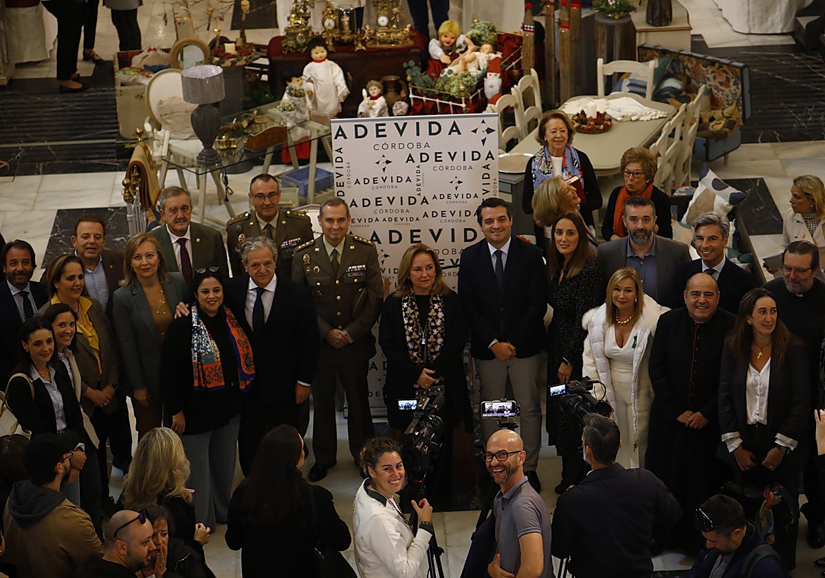 El alcalde y el presidente de la Diputación, este viernes en la inauguración del Baratillo de Adevida