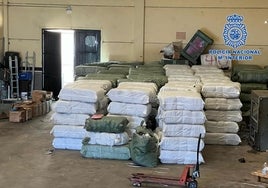 Hallan en una nave de Numancia 18 toneladas de productos textiles robados en el polígono industrial de Toledo